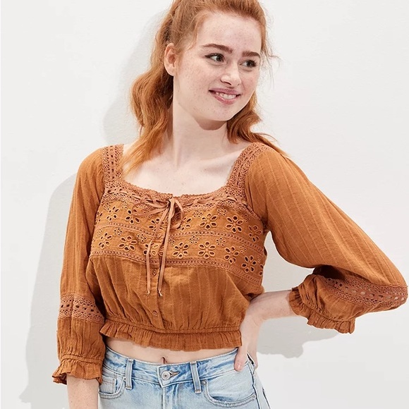 American Eagle Outfitters Tops - American Eagle outfitters Lace Puff-Sleeve Blouse